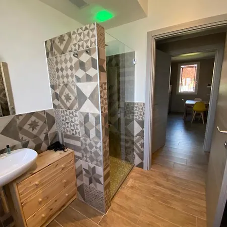 Sala Dell Estate 公寓式酒店 4*